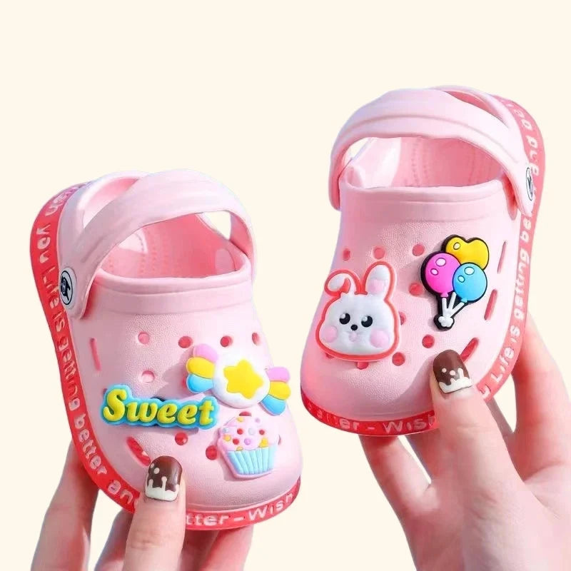 Children's flip flops for girls in summer indoor soft soled anti slip cartoon toe hole shoes for small and medium-sized babies