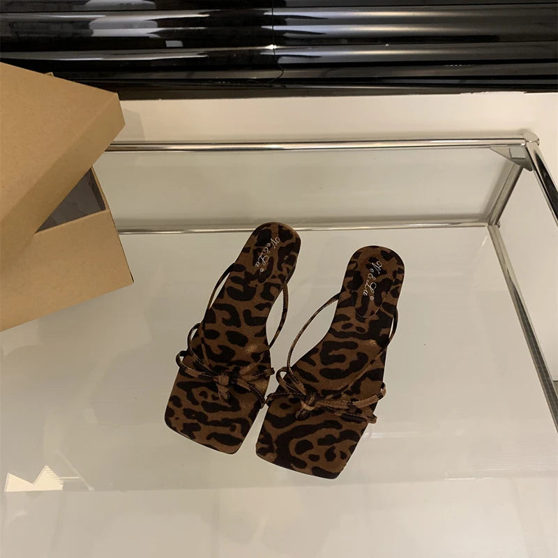 2025 Summer Women Wedges Heel Flip Flop Fashion Leopard Print Clip Toe Slides Ladies Outdoor Beach Dress Slippers