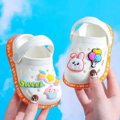 Children's flip flops for girls in summer indoor soft soled anti slip cartoon toe hole shoes for small and medium-sized babies